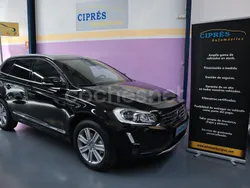 Negro Usado 2017 Volvo XC60 Summum SUV | 24.900 €