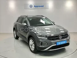 Gris / plata Usado 2024 VW T-Roc Life SUV | 24.950 € (Precio justo)