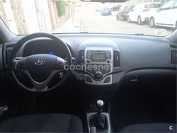 Rojo Usado 2009 Hyundai i30 Comfort Berlina | 4200 € (Buen precio)