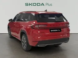 Rojo Nuevo 2025 Skoda Kodiaq SportLine SUV | 52.990 €