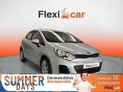 Gris / plata Usado 2016 Kia Rio Berlina | 8790 € (Precio justo)