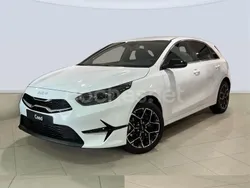 Blanco Nuevo 2024 Kia Ceed Style Berlina | 24.695 € (Precio justo)