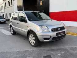 Gris / plata Usado 2005 Ford Fusion Berlina | 2799 € (Buen precio)