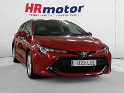Rojo Usado 2021 Toyota Corolla Hybrid Business Edition Familiar | 19.590 € (Precio justo)