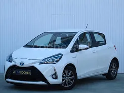 Blanco Usado 2018 Toyota Yaris Hybrid Active Berlina | 17.490 € (Un poco caro)