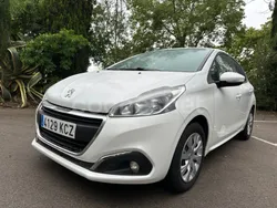 Blanco Usado 2017 Peugeot 208 Style Utilitario | 7900 € (Precio justo)