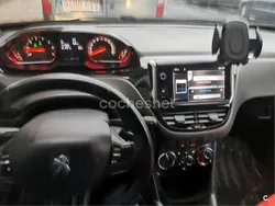Negro Usado 2012 Peugeot 208 Allure Utilitario | 5200 € (Buen precio)