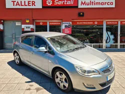 Gris / plata Usado 2011 Opel Astra Edition Berlina | 5500 € (Precio justo)