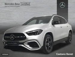 Gris / plateado Usado 2024 Mercedes GLA250 AMG line SUV | 46.900 €