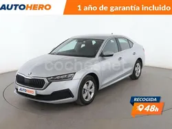 Gris Usado 2022 Skoda Octavia Ambition Berlina | 22.999 € (Precio justo)