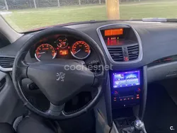 Rojo Usado 2006 Peugeot 207 Berlina | 2200 € (Super precio)