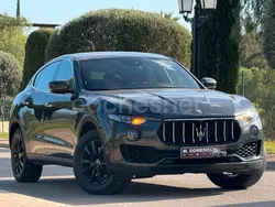 Gris Usado 2017 Maserati Levante GranLusso SUV | 47.890 € (Precio justo)