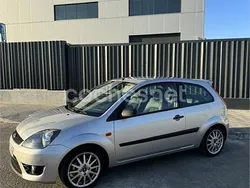 Gris / plata Usado 2008 Ford Fiesta Futura Utilitario | 3900 € (Un poco caro)
