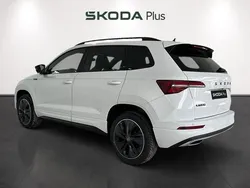 Blanco Usado 2025 Skoda Karoq SportLine SUV | 35.990 €