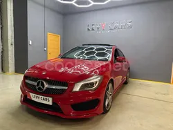 Rojo Usado 2014 Mercedes CLA220 AMG line Berlina | 18.800 € (Precio justo)