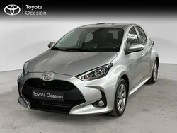 Gris / plata Nuevo 2025 Toyota Yaris Hybrid Active Berlina | 22.450 € (Precio justo)