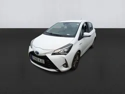 Blanco Usado 2018 Toyota Yaris Hybrid Active Berlina | 14.400 € (Un poco caro)