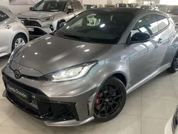 Gris Nuevo 2024 Toyota Yaris Utilitario | 56.990 €