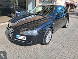 Negro Usado 2009 Alfa Romeo 147 Distinctive Utilitario | 3990 €
