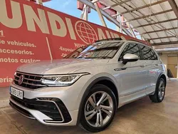 Gris / plata Usado 2021 VW Tiguan R-line SUV | 31.990 € (Un poco caro)