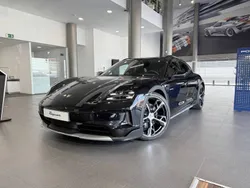 Negro jet metalizado Nuevo 2024 Porsche Taycan Cross Turismo Berlina | 157.386 €