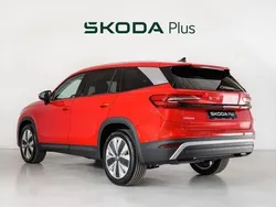 Rojo Usado 2024 Skoda Kodiaq Selection SUV | 39.900 € (Un poco caro)