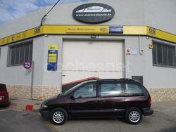Granate Usado 1998 Chrysler Voyager Monovolumen | 2800 €