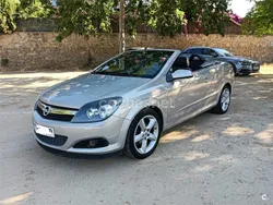 Gris / plata Usado 2008 Opel Astra Cabriolet Enjoy Descapotable | 5995 € (Precio justo)