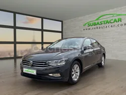 Gris / plata Usado 2020 VW Passat Business Berlina | 18.700 € (Precio justo)