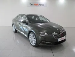 Verde Usado 2023 Skoda Superb Ambition Familiar | 32.490 € (Buen precio)