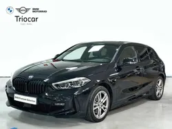 Pintura metalizada saphirschwarz Usado 2024 BMW 118 Comfort Edition Utilitario | 31.700 € (Precio justo)