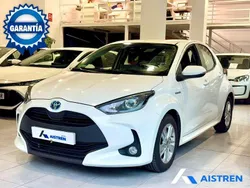 Blanco Usado 2021 Toyota Yaris Hybrid Active Utilitario | 16.350 € (Precio justo)