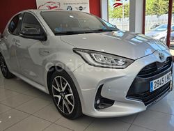 Gris / plata Usado 2021 Toyota Yaris Hybrid Plus Berlina | 19.990 € (Un poco caro)