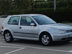Gris / plata Usado 2002 VW Golf IV Highline Berlina | 3200 € (Precio justo)