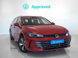 Rojo Usado 2024 VW Passat Business Familiar | 32.990 €