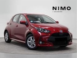 Rojo Usado 2021 Toyota Yaris Hybrid Active Berlina | 20.490 € (Un poco caro)