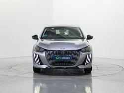 Gris / plata Usado 2024 Peugeot 208 Allure Utilitario | 14.290 € (Precio justo)