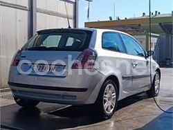 Gris / plata Usado 2002 Fiat Stilo Dynamic Berlina | 1900 € (Precio justo)