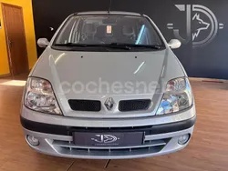Gris / plata Usado 2000 Renault Mégane Expression Berlina | 2500 €