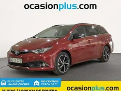 Rojo Usado 2017 Toyota Auris Touring Sports Familiar | 19.490 €