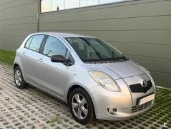Gris / plata Usado 2008 Toyota Yaris Luna Berlina | 4600 € (Precio justo)