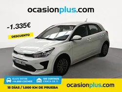 Blanco Usado 2022 Kia Rio Berlina | 14.690 € (Precio justo)