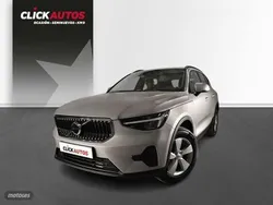 Plateado Usado 2024 Volvo XC40 SUV | 33.650 € (Precio justo)