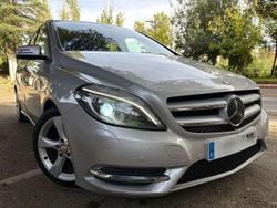 Plateado Usado 2015 Mercedes B200 Sport Edition Monovolumen | 11.900 € (Super precio)