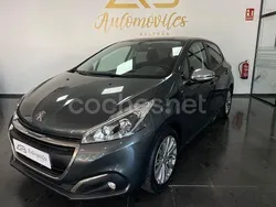 Gris / plata Usado 2015 Peugeot 208 Style Utilitario | 8800 € (Un poco caro)