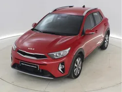 Rojo Usado 2024 Kia Stonic SUV | 19.669 € (Un poco caro)