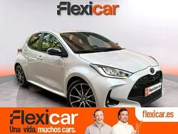 Gris / plata Usado 2023 Toyota Yaris Hybrid Sport Berlina | 23.990 € (Un poco caro)
