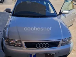 Gris / plata Usado 2000 Audi A3 Ambition Berlina | 2150 €