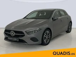 Gris Usado 2024 Mercedes A180 Advanced Utilitario | 32.900 € (Precio justo)