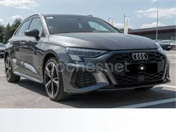 Gris / plata Usado 2022 Audi A3 Sportback e-tron Ambiente Berlina | 29.900 € (Caro)